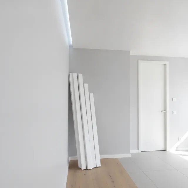 Photo for the request: need polystyrene ceiling moldings glued in living room