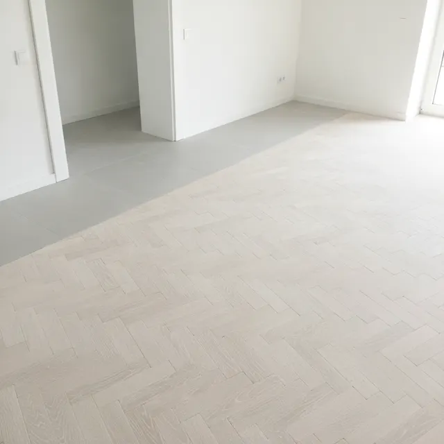 Photo for the request: sanded parquet floor needs a fresh coat of varnish