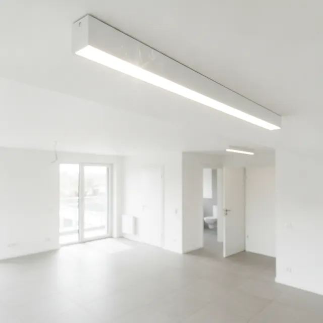 Zdjęcie do zlecenia: lampa sufitowa w salonie ciągle mruga